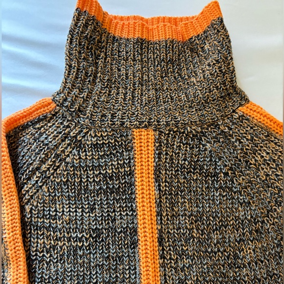 Never worn cotton blend turtleneck multicolored sweater.sz L. NWOT - Picture 2 of 10